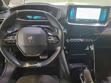 Photo 29 Peugeot 2008  Electrique 136 ch