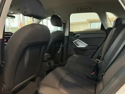 Photo 16 Audi Q3  35 TFSI 150 ch