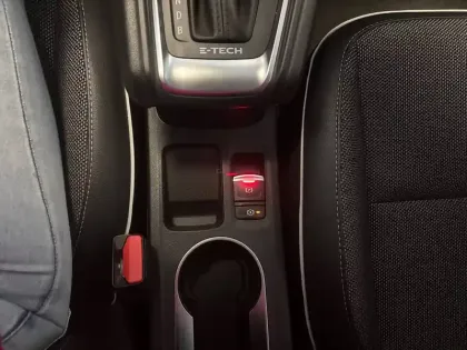 Photo 19 Renault Captur  E-Tech 145 - 21