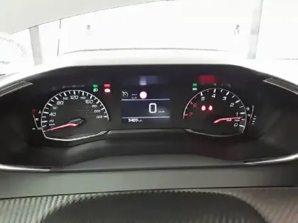 Photo 29 Peugeot 2008  PureTech 100 S&S BVM6