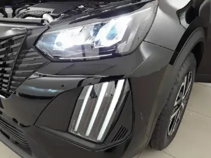 Photo 35 Peugeot 2008  PureTech 100 S&S BVM6