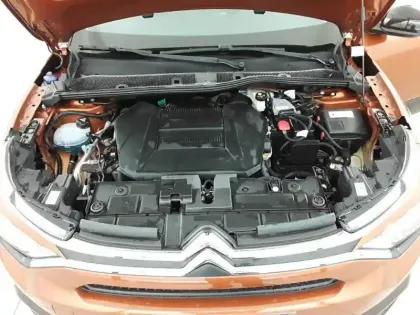 Photo 38 Citroën C4 e- 136 ch Automatique