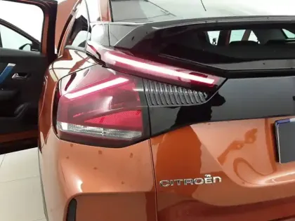 Photo 36 Citroën C4 e- 136 ch Automatique