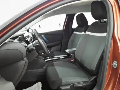 Photo 30 Citroën C4 e- 136 ch Automatique