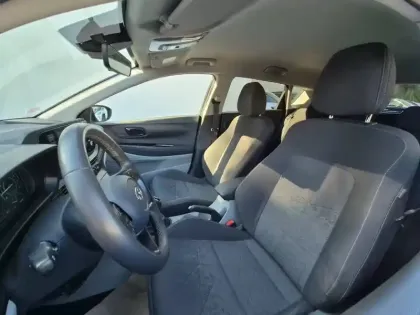 Photo 44 Hyundai Bayon  1.0 T-GDi 100 Hybrid 48V