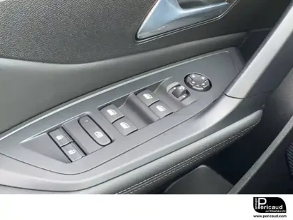 Photo 11 Peugeot 308  Hybrid 136 e-DCS6