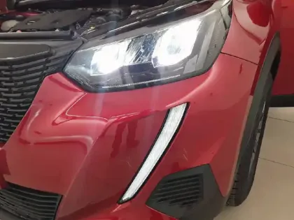 Photo 15 Peugeot 2008  BlueHDi 110 S&S BVM6