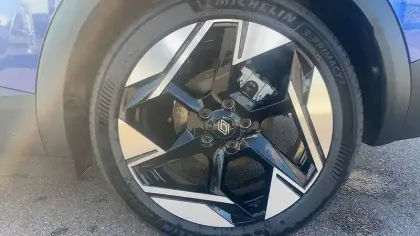 Photo 18 Renault Symbioz  E-Tech full hybrid 145