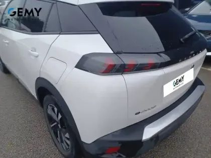 Photo 14 Peugeot 2008  Moteur électrique 136 ch