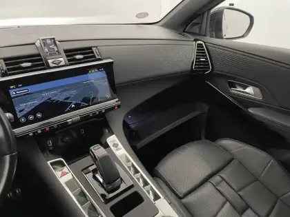 Photo 31 DS DS 7  Hybride Rechargeable E-Tense 300 EAT8 4x4