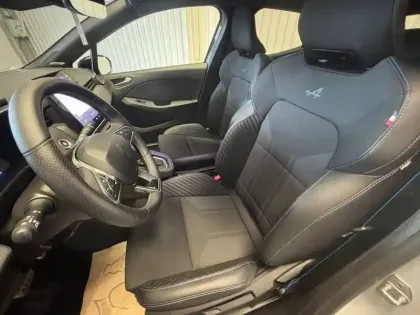 Photo 8 Renault Clio  E-Tech full hybrid 145 ch GSR2