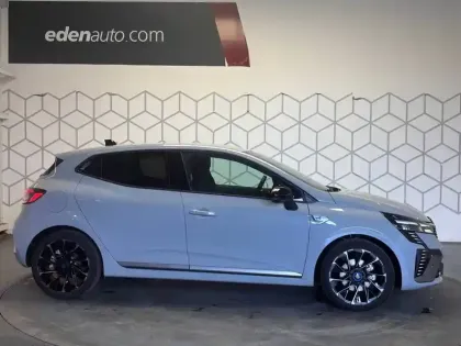 Photo 4 Renault Clio  E-Tech full hybrid 145 ch GSR2