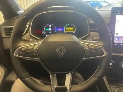 Photo 14 Renault Clio  E-Tech full hybrid 145 ch GSR2