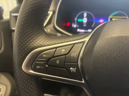 Photo 21 Renault Clio  E-Tech full hybrid 145 ch GSR2