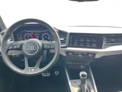 Photo 51 Audi A1  Sportback 35 TFSI 150 ch S tronic 7