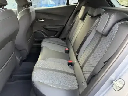 Photo 31 Peugeot 2008  Hybrid 145 e-DCS6