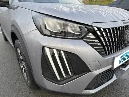 Photo 35 Peugeot 2008  Hybrid 145 e-DCS6