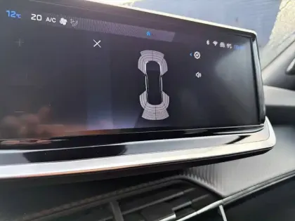 Photo 37 Peugeot 2008  Hybrid 145 e-DCS6