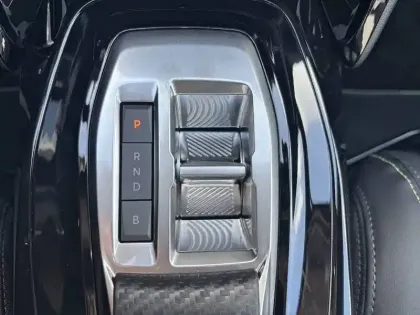 Photo 13 Peugeot 208  Electrique 50 kWh 136ch