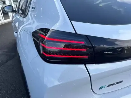 Photo 16 Peugeot 208  Electrique 50 kWh 136ch