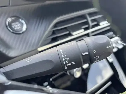 Photo 18 Peugeot 208  Electrique 50 kWh 136ch