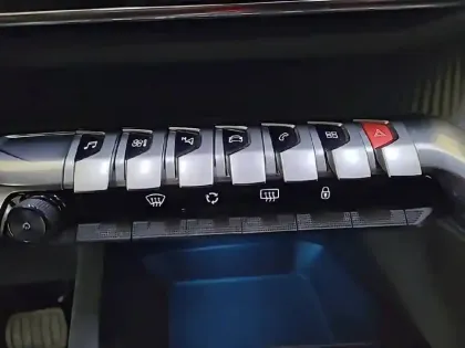 Photo 57 Peugeot 3008  BlueHDi 130ch S&S EAT8