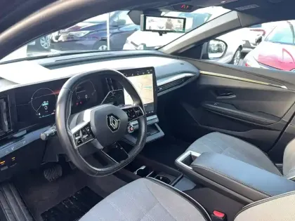 Photo 29 Renault Megane  E-Tech EV60 220 ch optimum charge