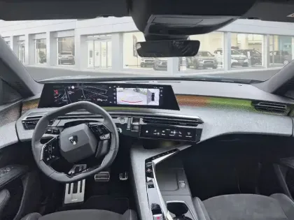 Photo 23 Peugeot 5008  Hybrid 136 e-DCS6