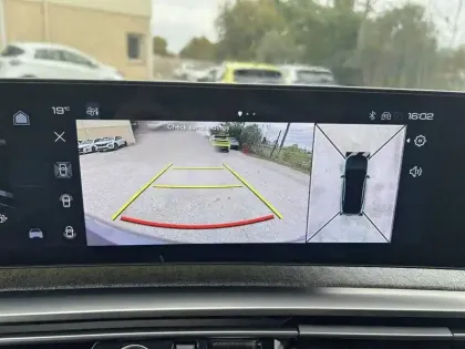 Photo 28 Peugeot 5008  Hybrid 136 e-DCS6