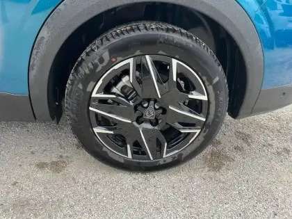 Photo 10 Peugeot 5008  Hybrid 136 e-DCS6