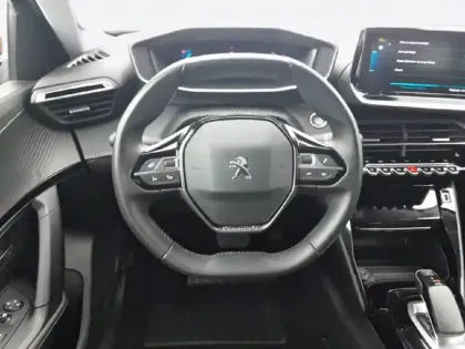 Photo 32 Peugeot 2008  Electrique 136 ch