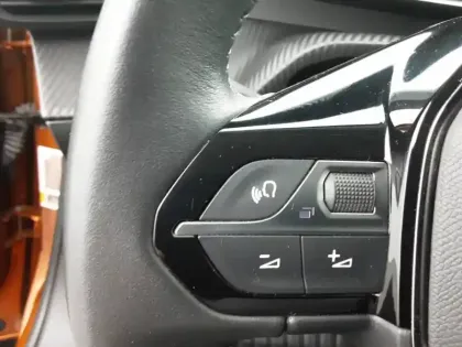 Photo 43 Peugeot 2008  Electrique 136 ch