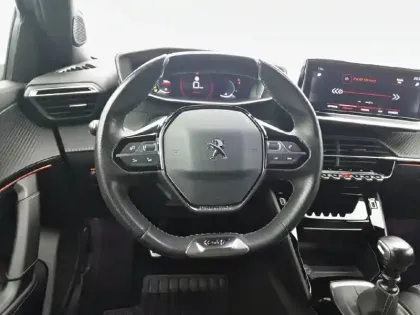 Photo 8 Peugeot 2008  PureTech 130 S&S BVM6