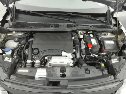 Photo 14 Peugeot 2008  PureTech 130 S&S BVM6