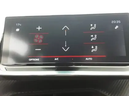 Photo 21 Peugeot 2008  PureTech 130 S&S BVM6