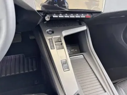 Photo 50 Peugeot 308  Electrique 54 kWh 156ch