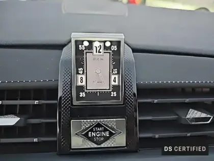 Photo 11 DS DS 7 DS7 Crossback Hybride E-Tense 300 EAT8 4x4 Louvre