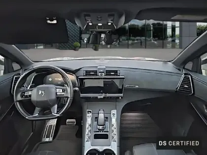 Photo 8 DS DS 7 DS7 Crossback Hybride E-Tense 300 EAT8 4x4 Louvre