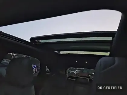 Photo 23 DS DS 7 DS7 Crossback Hybride E-Tense 300 EAT8 4x4 Louvre