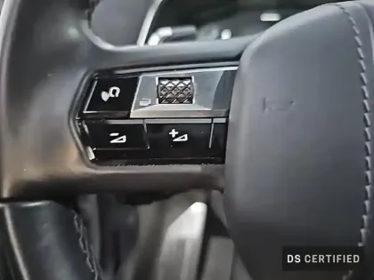 Photo 17 DS DS 7 DS7 Crossback Hybride E-Tense 300 EAT8 4x4 Louvre