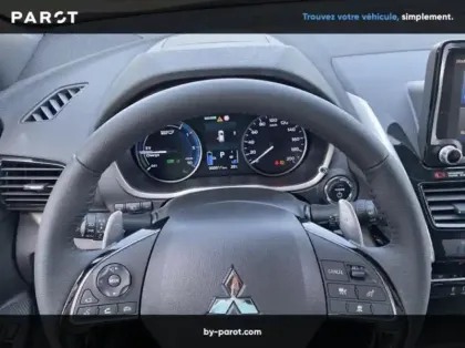 Photo 6 Mitsubishi Eclipse Cross 2.4 MIVEC PHEV 188ch Instyle 4WD