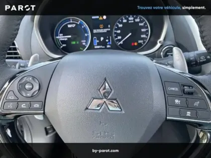 Photo 19 Mitsubishi Eclipse Cross 2.4 MIVEC PHEV 188ch Instyle 4WD