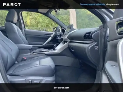 Photo 25 Mitsubishi Eclipse Cross 2.4 MIVEC PHEV 188ch Instyle 4WD