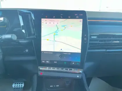 Photo 3 Renault Austral 1.2 E-Tech full hybrid 200ch Techno esprit Alpine - 23