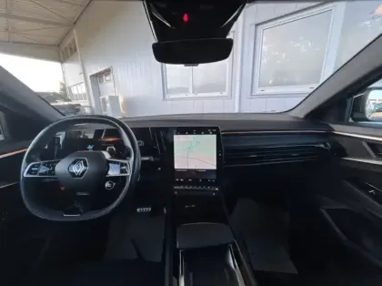 Photo 2 Renault Austral 1.2 E-Tech full hybrid 200ch Techno esprit Alpine - 23