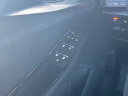 Photo 5 Renault Austral 1.2 E-Tech full hybrid 200ch Techno esprit Alpine - 23