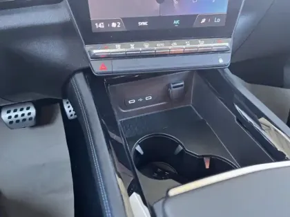 Photo 20 Renault Austral 1.2 E-Tech full hybrid 200ch Techno esprit Alpine - 23