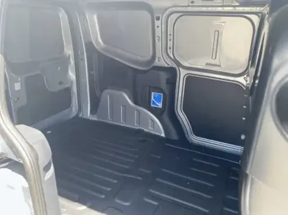 Photo 8 Ford Transit Courier Fourgonnette Electrique 100 kW 136ch Limited