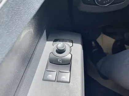 Photo 5 Ford Transit Courier Fourgonnette Electrique 100 kW 136ch Limited