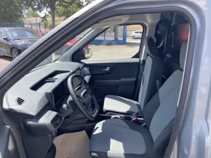 Photo 9 Ford Transit Courier Fourgonnette Electrique 100 kW 136ch Limited